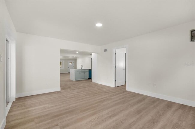 Building Photo - 2352 Lorena Ln