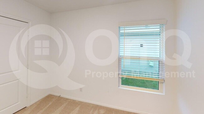 Building Photo - 204 Thresher Ln