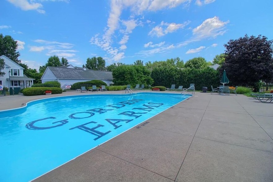 Swimming Pool - 7016 Old Bridge Ln E
