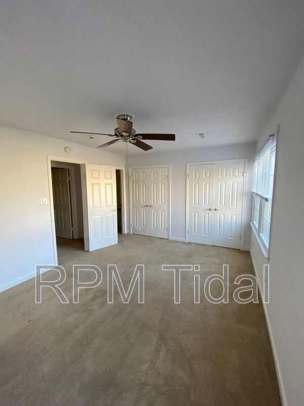 Building Photo - 610 Guy Ln