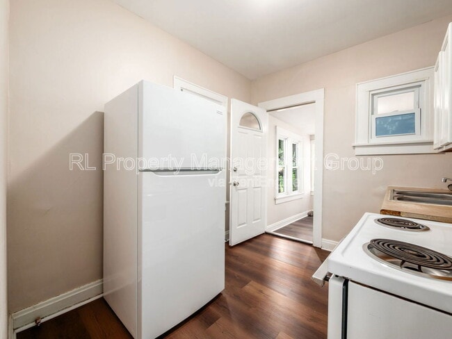 Building Photo - 1168 E Whittier St