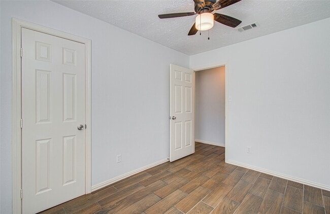 Building Photo - 2702 Fir Crest Ct