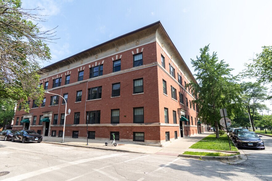 Building Photo - 3149 W Lyndale St