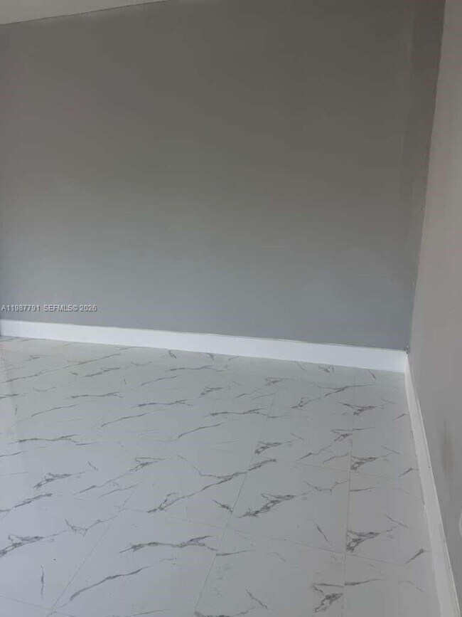 Building Photo - 4030 School Cir