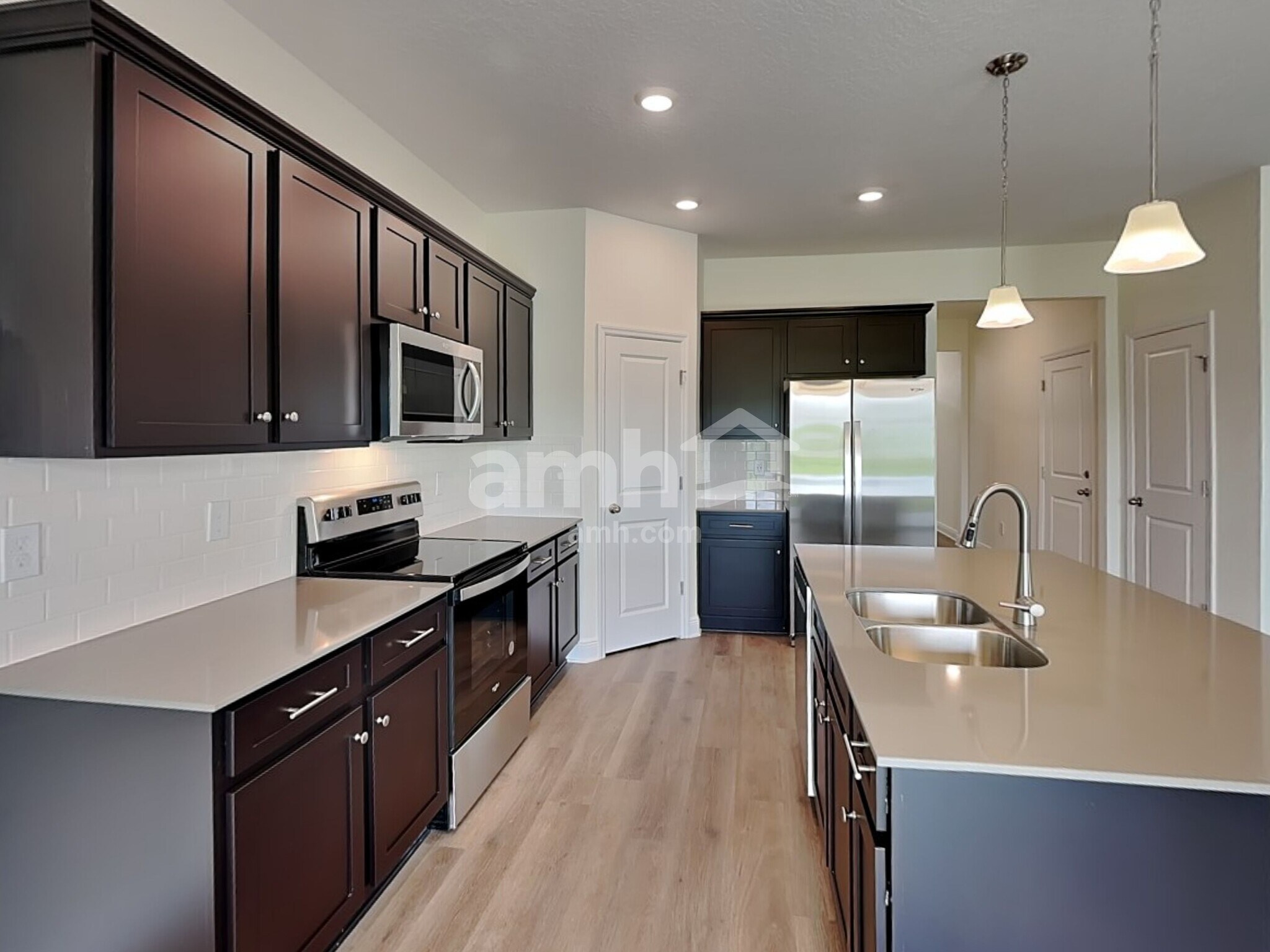 Building Photo - 1045 Heavenly Dr