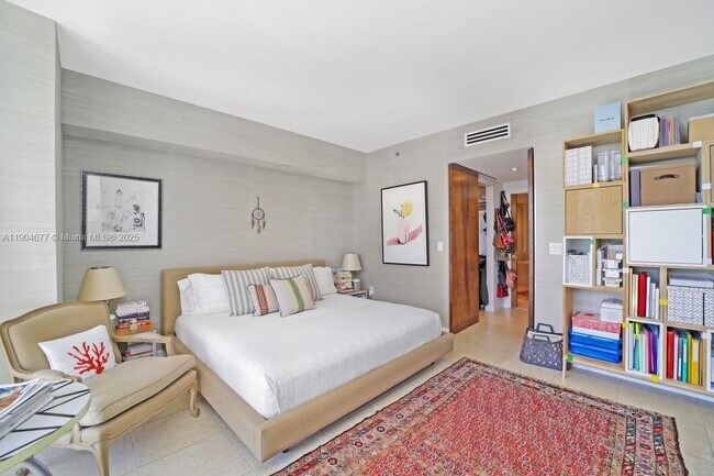 Building Photo - 465 Brickell Ave