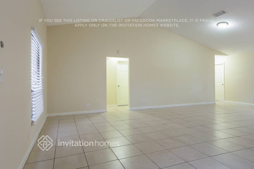 Building Photo - 7425 SW 12th Ct