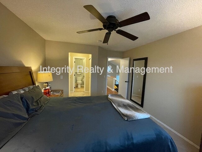 Building Photo - 475 E Chiswick Cir