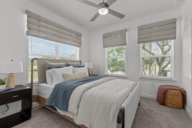 Building Photo - 350 Star Ranch Blvd