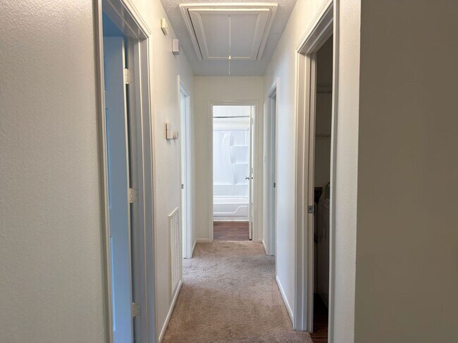 Building Photo - 302 Inverness Dr