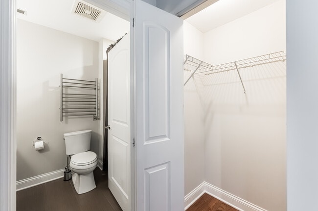 Building Photo - 1000 W Adams St