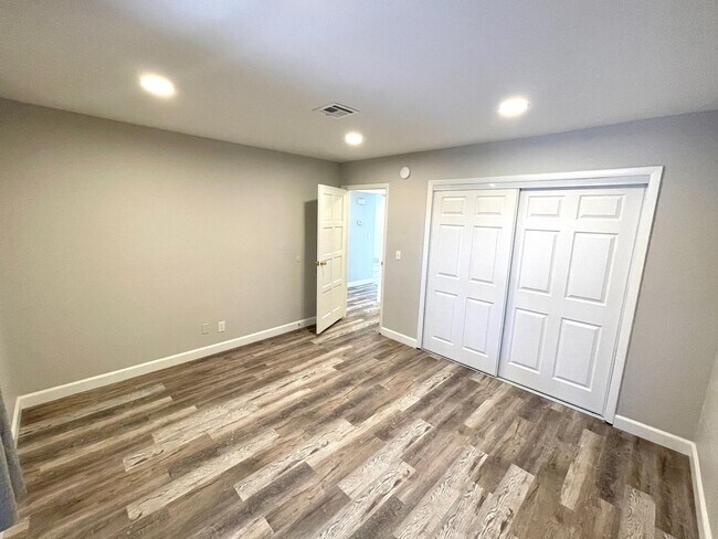 Building Photo - SINGLE STORY!! GATED COMMUNITY!! HIDDEN TR...