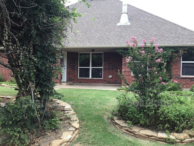 Building Photo - 917 Renita Way