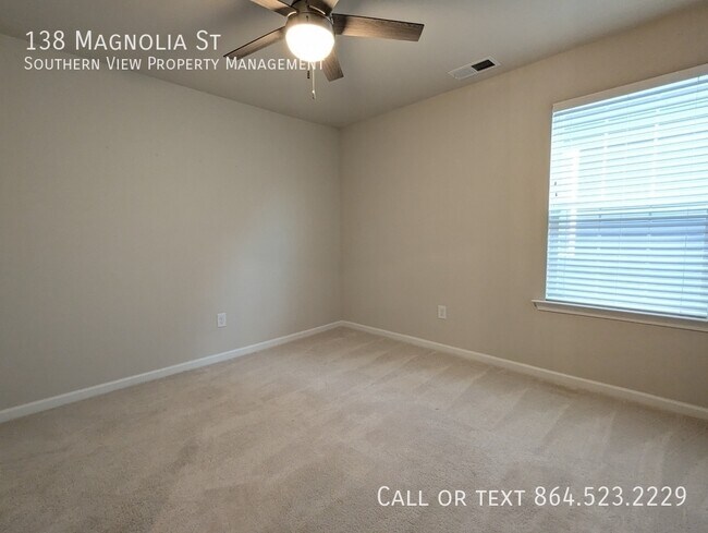 Building Photo - 138 Magnolia St