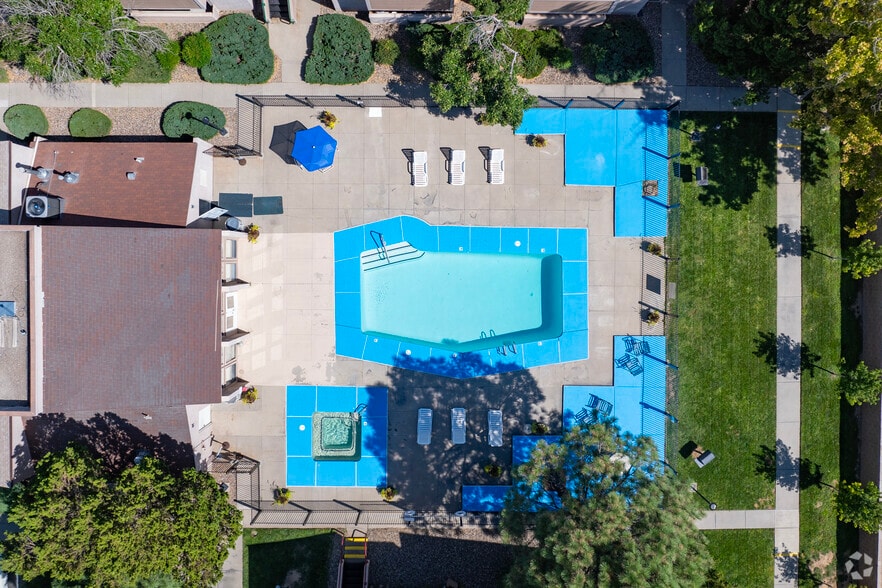 Pool - Sunchase Apartments