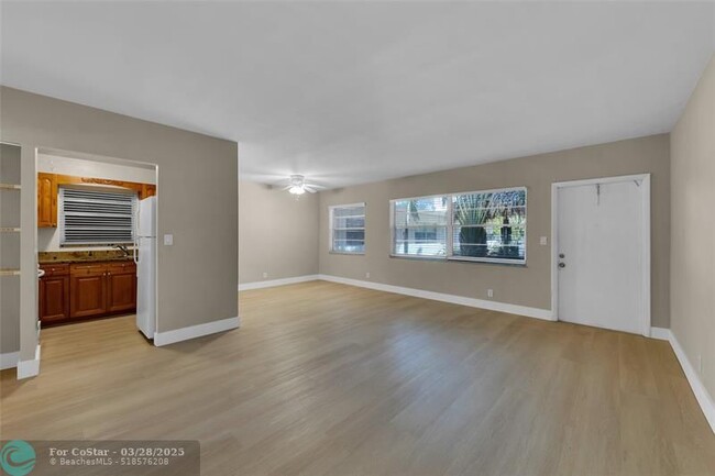Primary Photo - 2201 NE 36th St