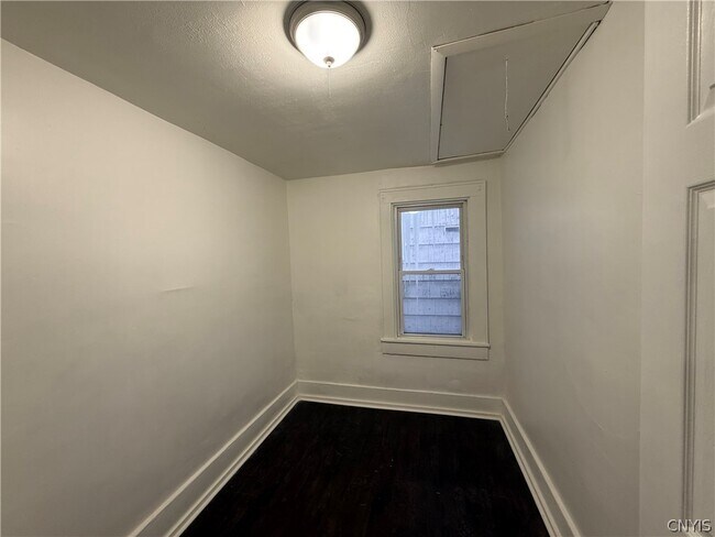 Building Photo - 108 Spring St