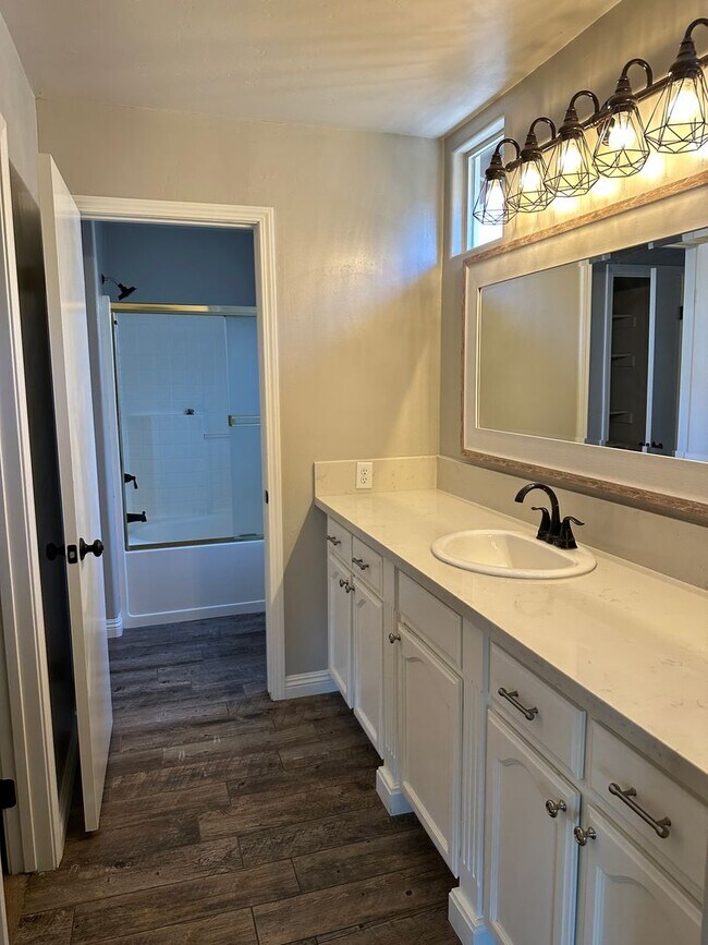 Building Photo - Coming Soon! Northwest Bakersfield Home