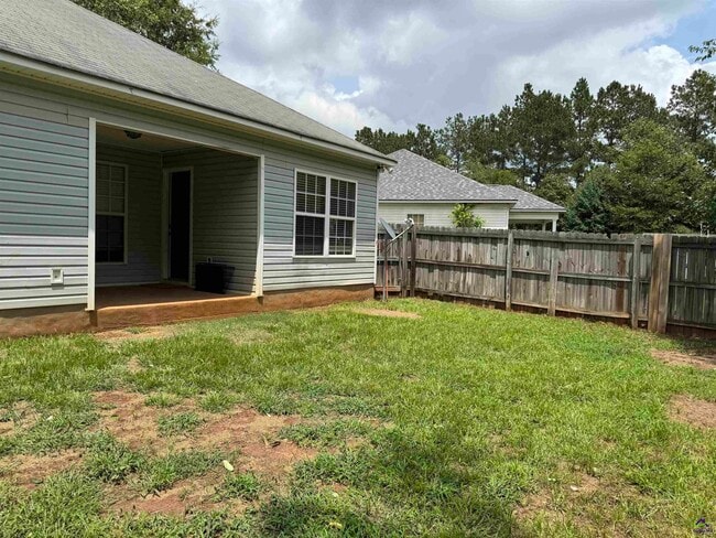 Building Photo - 109 Candy Ln