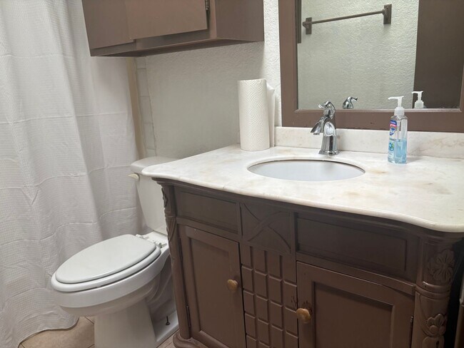 Building Photo - Modern Comfort in NE OKC – 3 Bed, 2.5 Bath w/ Garage & Yard