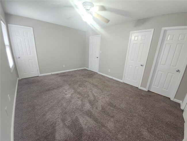 Building Photo - 105 Oak Hill Cir