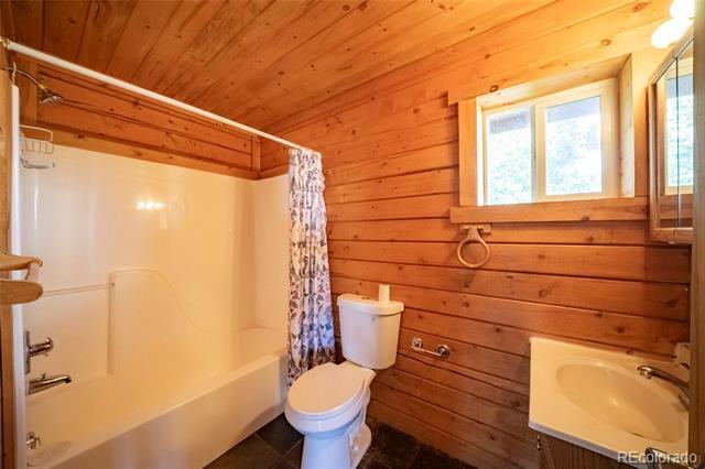 Building Photo - 246 Mount Guyot Cir