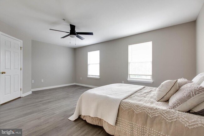 Building Photo - 306 Roff Point Dr