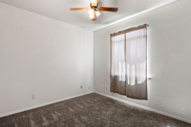 Building Photo - 2376 Joshua Louis Dr