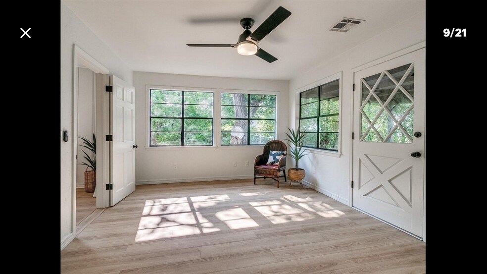 Building Photo - 121 W Himes St