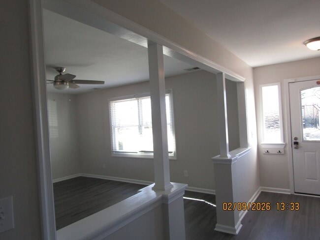 Building Photo - Lake Whitehurst