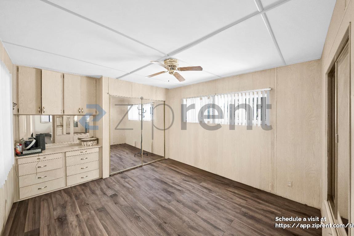 Building Photo - 69510 Parkside Dr