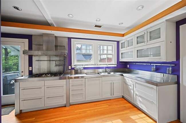 Building Photo - 60 26th St NW
