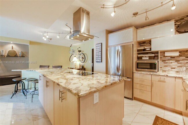 Building Photo - 1500 Bay Rd