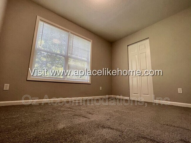 Building Photo - 13139 S Brougham Dr