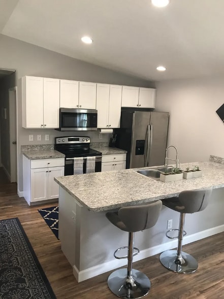 Building Photo - 1890 16th St