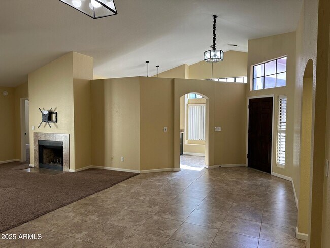 Building Photo - 8919 S Lori Ln