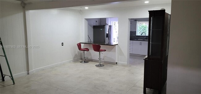 Building Photo - 6641 SW 26th St