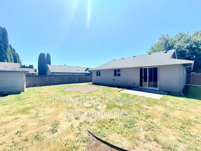 Building Photo - 7621 NE 158th Ave