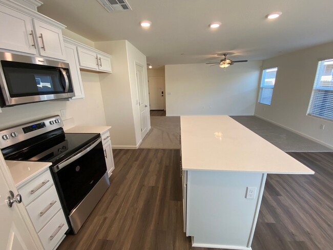 Building Photo - Tulare smart home, DR HORTON built home coming soon! Energy efficient