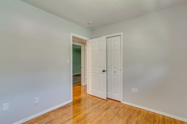 Building Photo - Charming 3+ BR single family home available now