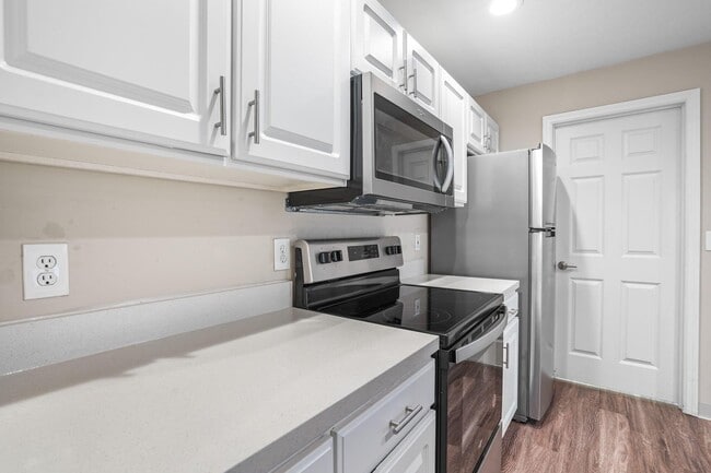 Building Photo - 5027 Stratford Pine Ln