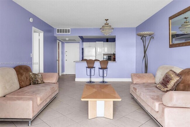 Building Photo - 2030 S Ocean Dr