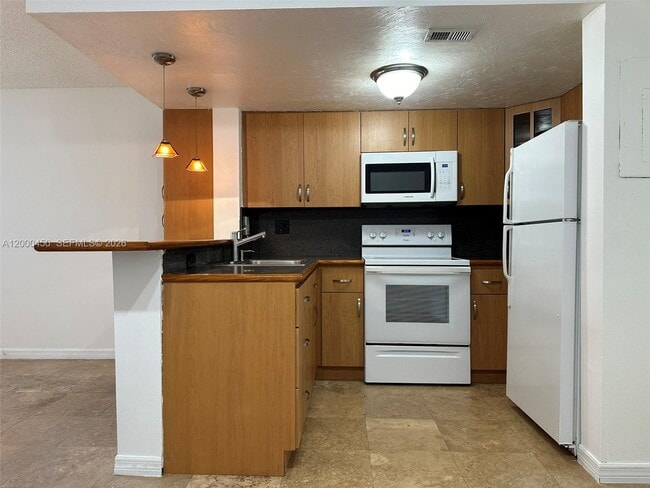 Building Photo - 8675 NW 5th Terrace