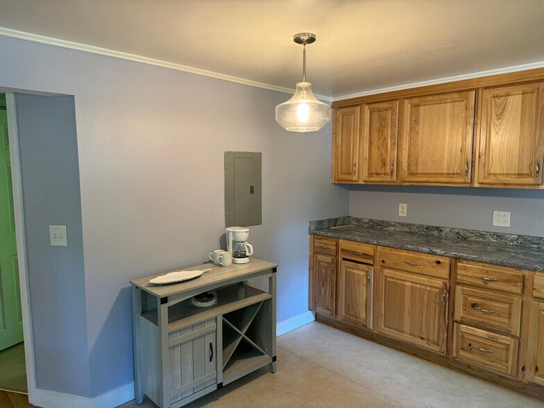 Building Photo - 14 Lothrop St