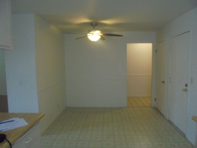 Building Photo - 190 Fairview Dr