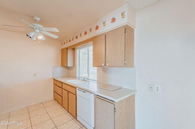 Building Photo - 10733 W Loma Blanca Dr