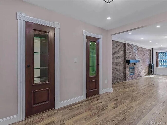 Building Photo - 643 Decatur St