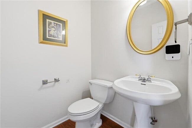 Building Photo - 1402 Edgeley Way