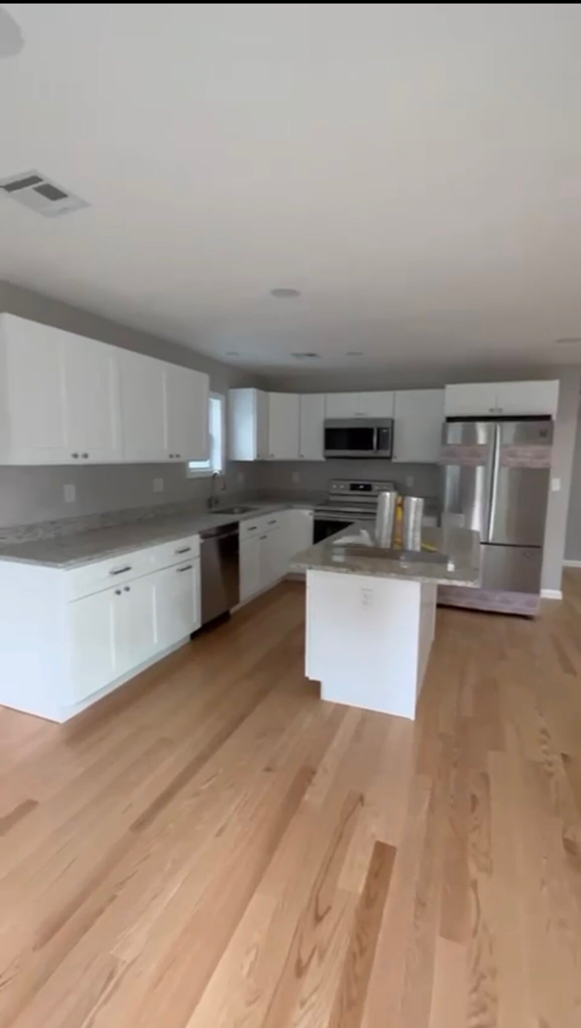 Building Photo - 13 Marion St