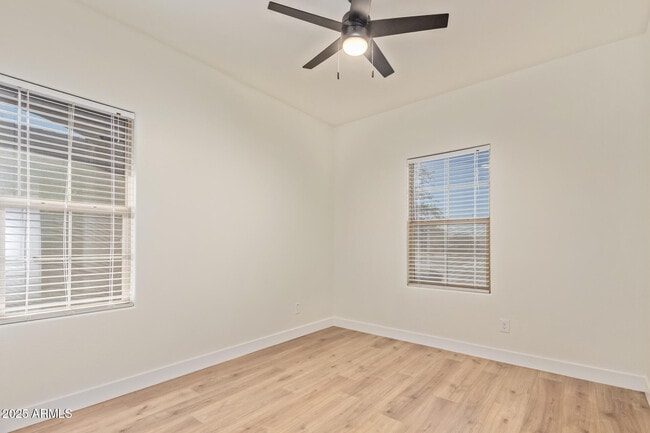Building Photo - 2669 E Bellerive Dr